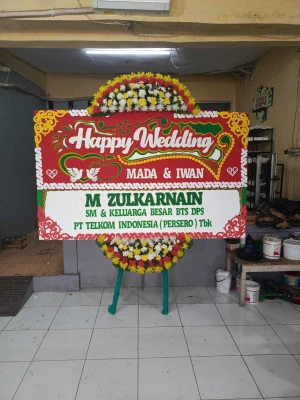 Papan Bunga di Semper Barat